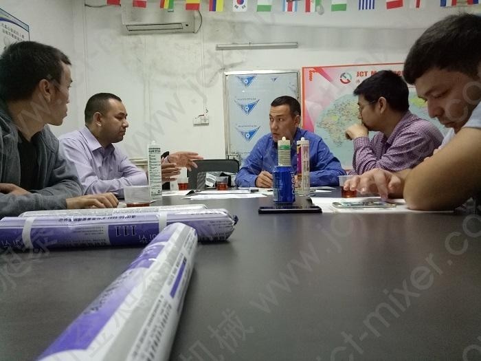 烏茲別克斯坦客戶到訪金昶泰采購(gòu)玻璃膠生產(chǎn)線設(shè)備