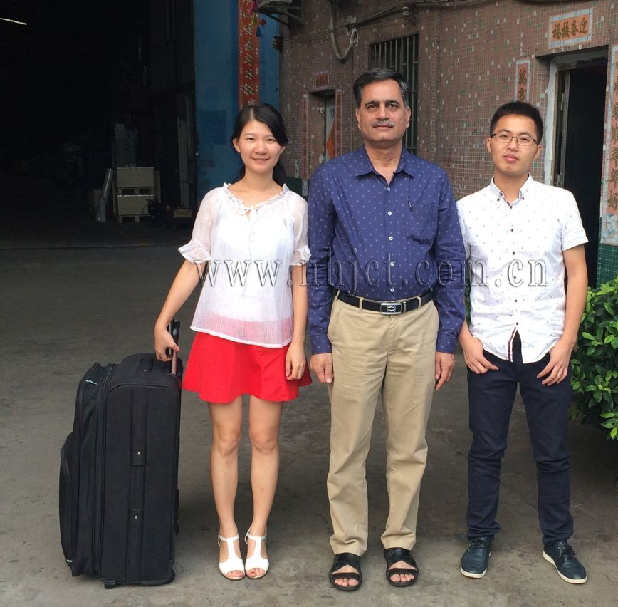 巴基斯坦客戶到訪金昶泰采購(gòu)中性透明玻璃膠生產(chǎn)線設(shè)備